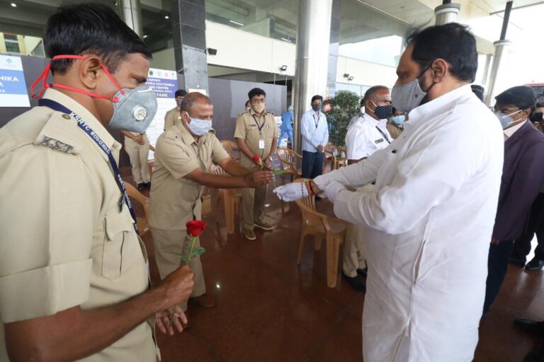 Laxman Savadi with KSRTC employee