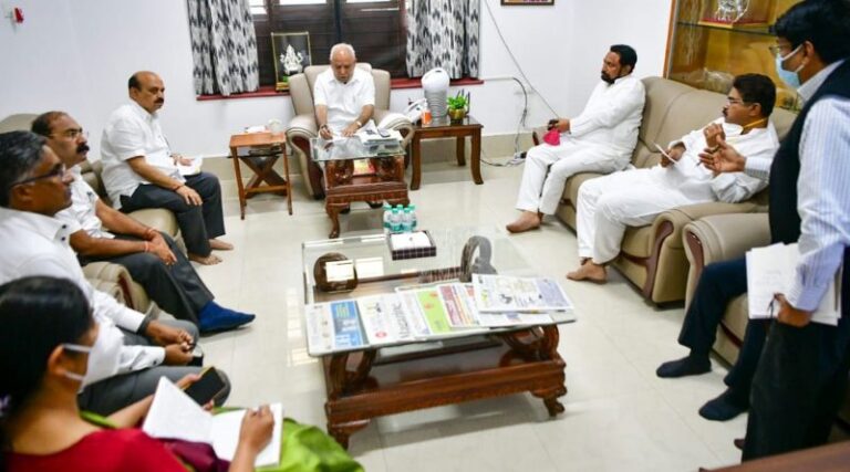 ಸಾರಿಗೆ ಸಂಸ್ಥೆ ನೌಕರರು ಮುಷ್ಕರ ಕೈಬಿಡಲು ಮುಖ್ಯಮಂತ್ರಿಗಳ ಕರೆ 9 CM-Meeting with transport minister