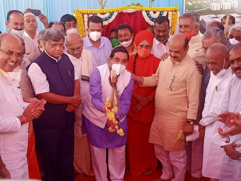 ಕೆ.ಎಲ್.ಇ ಕಲ್ಪನೆ ಮೀರಿ ಬೆಳೆದಿದೆ: ಪ್ರಲ್ಹಾದ್ ಜೋಷಿ 5 KLE has grown beyond imagination Pralhad Joshi