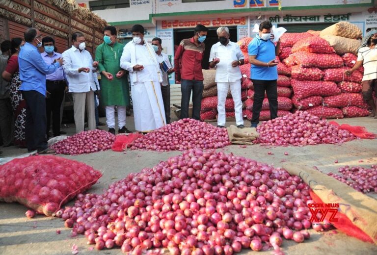 Minister Gopalaiah at APMC yard