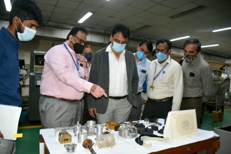DCM Short-term training for 15,000 students; Employment in industries is guaranteed