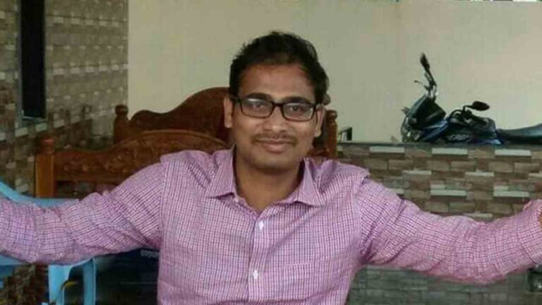 ಎಫ್ಡಿಎ ಪ್ರಶ್ನೆಪತ್ರಿಕೆ ಸೋರಿಕೆ: KPSCಯಲ್ಲಿ ಕರ್ತವ್ಯ ನಿರ್ವಹಿಸುತ್ತಿದ್ದ ದ್ವಿತೀಯ ದರ್ಜೆ ಸಹಾಯಕ ಸಿಸಿಬಿ ವಶಕ್ಕೆ 7 RAMESH-HERAKAL-FDA-QUESTION-PAPER-LEAD-1024x576