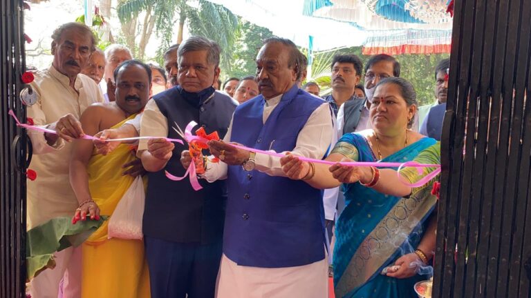 Eshwarappa inaugurated Dharwad zilla panchayat builiding