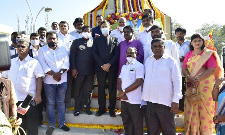 Outrage against BBMP Administrator Gaurav Gupta for insulting Sangolli Rayanna