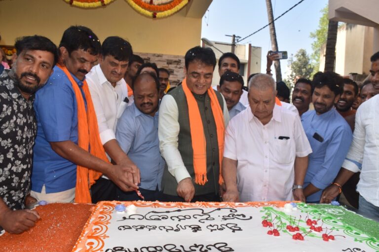 DCM Ashwathanarayana turns 52; Fans cut 52kg cake in Malleswaram