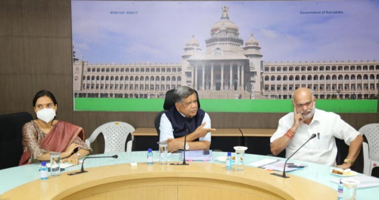 Industry Minister Jagdish Shettar advises to resolve Toyota issue amicably