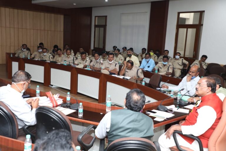 Limbavali assures to solve various issues of staff in forest department