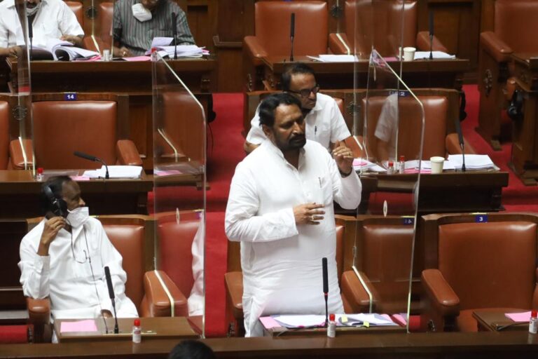 ಅಥಣಿ ತಾಲ್ಲೂಕಿನ 9 ಗ್ರಾಮಗಳಿಗೆ ರೂ. 45 ಕೋಟಿ ವೆಚ್ಚದ ಕುಡಿಯುವ ನೀರು ಯೋಜನೆಗೆ ಸಚಿವ ಸಂಪುಟ ಅಸ್ತು: ಡಿಸಿಎಂ ಸವದಿ 4 MInister Laxman Savadi