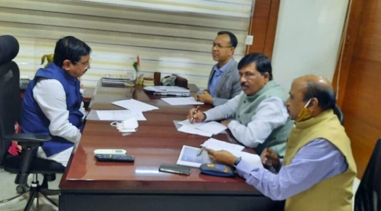 Prahlad-Joshi with Murugesh Nirani