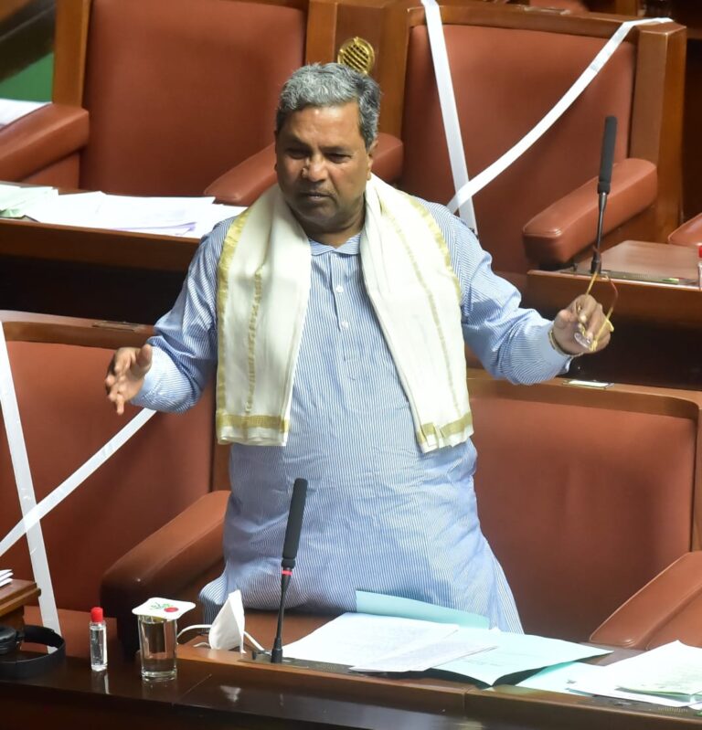 Siddaramaiah in legislative assembly1