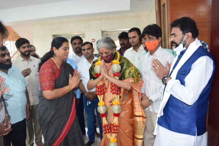 Union Finance Minister visits BJP state headquarters