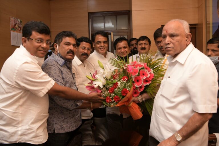Vokkaliga MLA thanks CM for forming community development board2