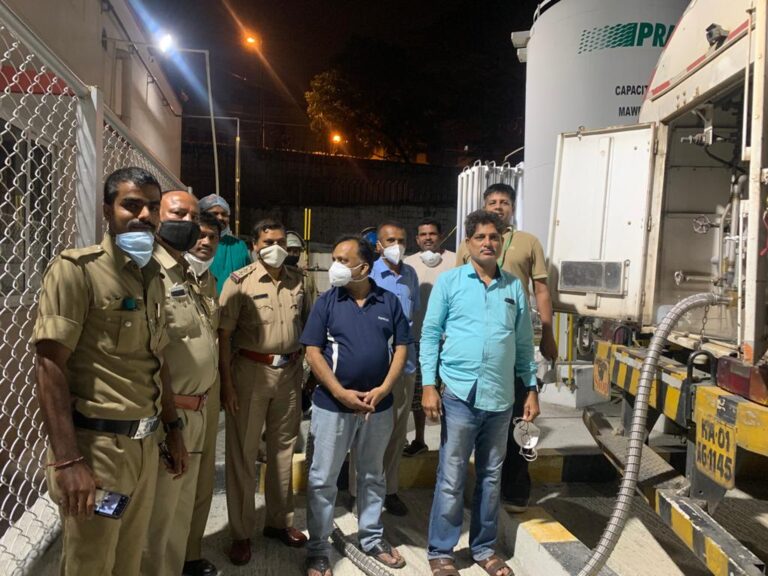 ಕೆ.ಸಿ.ಜನರಲ್ ಆಸ್ಪತ್ರೆಯಲ್ಲಿ ತಪ್ಪಿದ ಭಾರೀ ಅನಾಹುತ, ಉಳಿಯಿತು 200 ಸೋಂಕಿತರ ಜೀವ 6 KC General oxygen filling