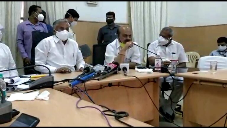 ಜನರ ಪ್ರಾಣ ಉಳಿಸಲು ಮೊಬೈಲ್ ಆಕ್ಸಿಜನ್ ಪೂರೈಕೆ - ಬಸವರಾಜ ಬೊಮ್ಮಾಯಿ 6 Basavaraj Bommai at a presser