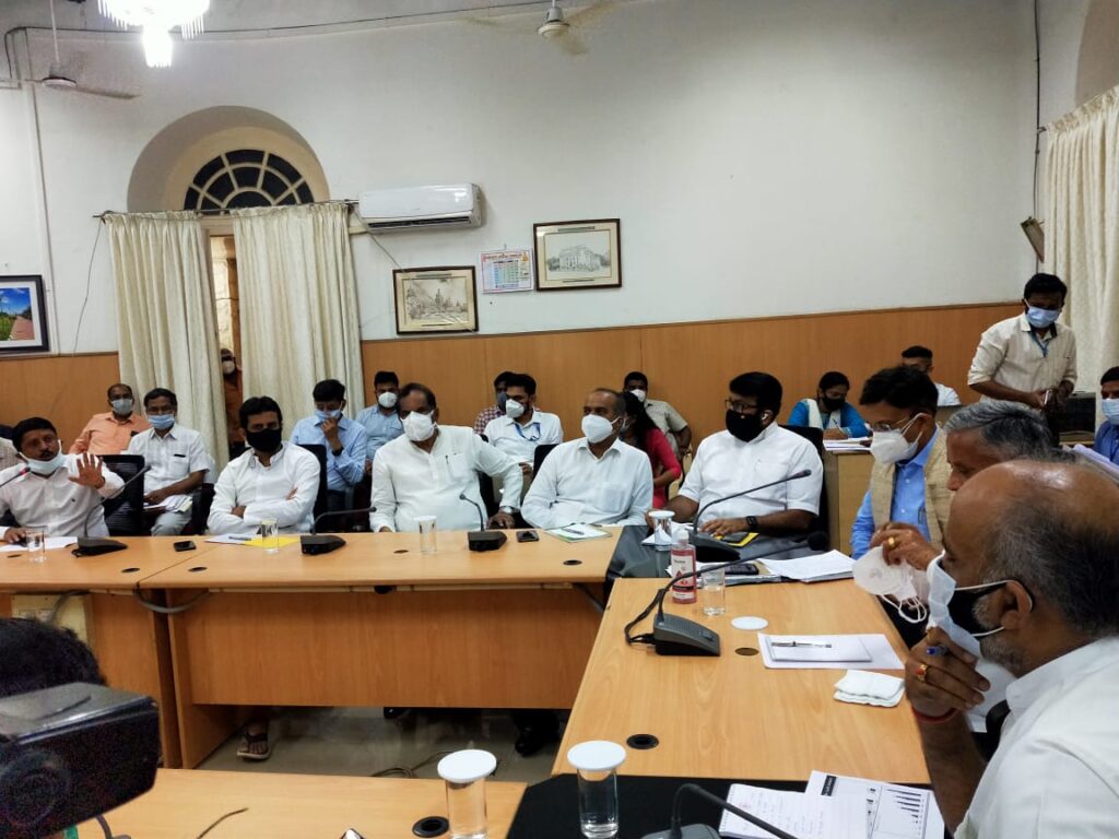 Somanna meeting with BBMP officials1