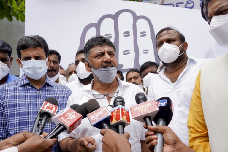 Dk ShivaKUMAR.....
