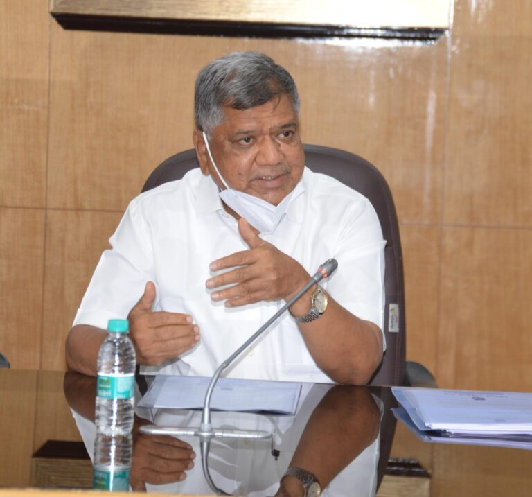 Each District to have Nodal Officer to look after Oxygen Supply to Industries and Hospitals Minister Jagadish Shettar