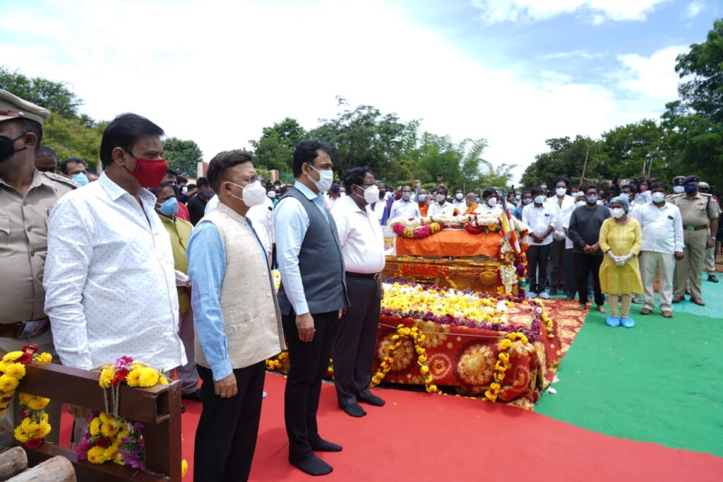 Karnataka honours Last rites of Siddalingaiah 3