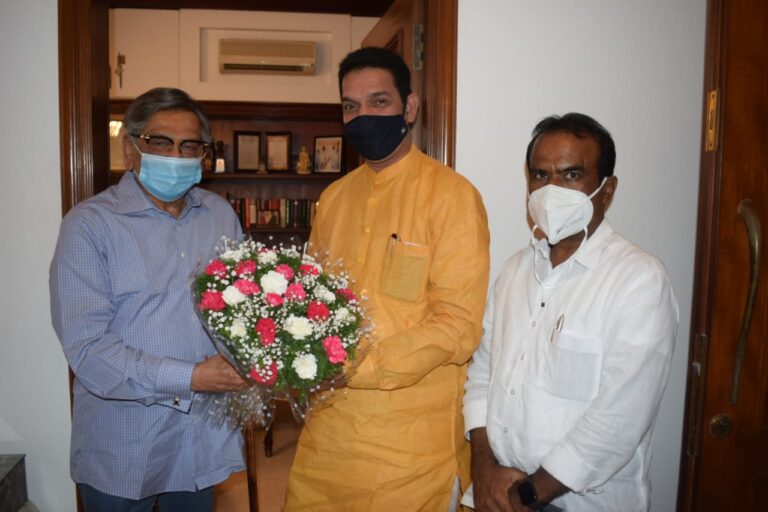 Nalin Kateel met SM Krishna