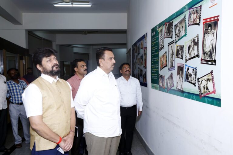 Information Minister visits Karnataka Film Academy