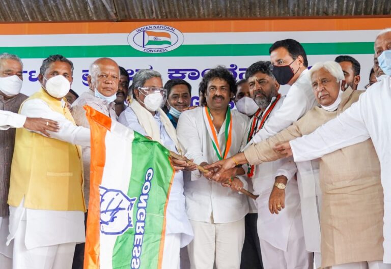 Former MLA Madhu Bangarappa joins Congress