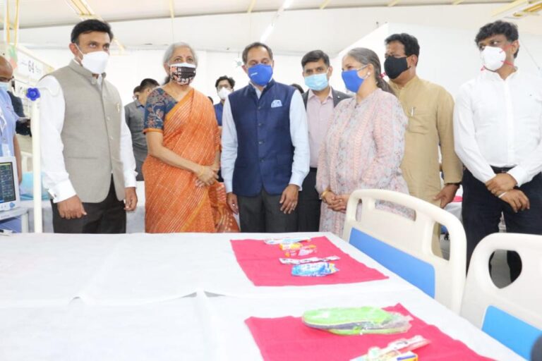 Nirmala Sitharaman visits Yelhanaka Covid Hospital1