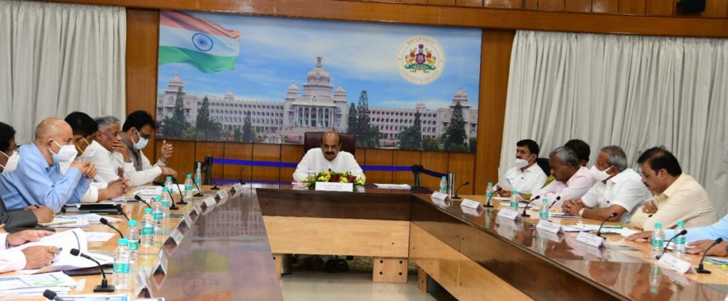 Karnataka CM advises BBMP to prepare development plan according to acutal annual income