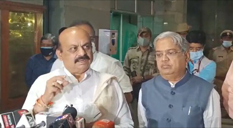 ಬೆಂಬಲ ಬೆಲೆಯಲ್ಲಿ ಹೆಸರು, ಉದ್ದು ಖರೀದಿಗೆ ಕೇಂದ್ರದ ಅನುಮತಿ 3 CM Bommai talking to media at Delhi