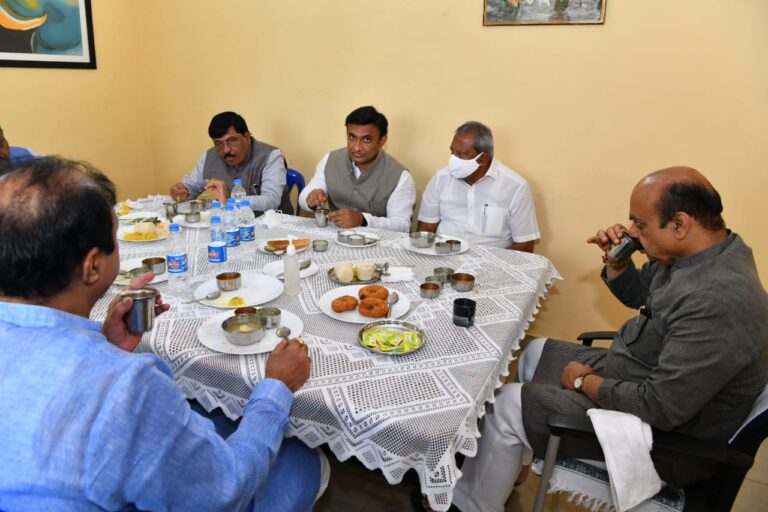 Karnataka CM to visit Covid-19 infected border districts