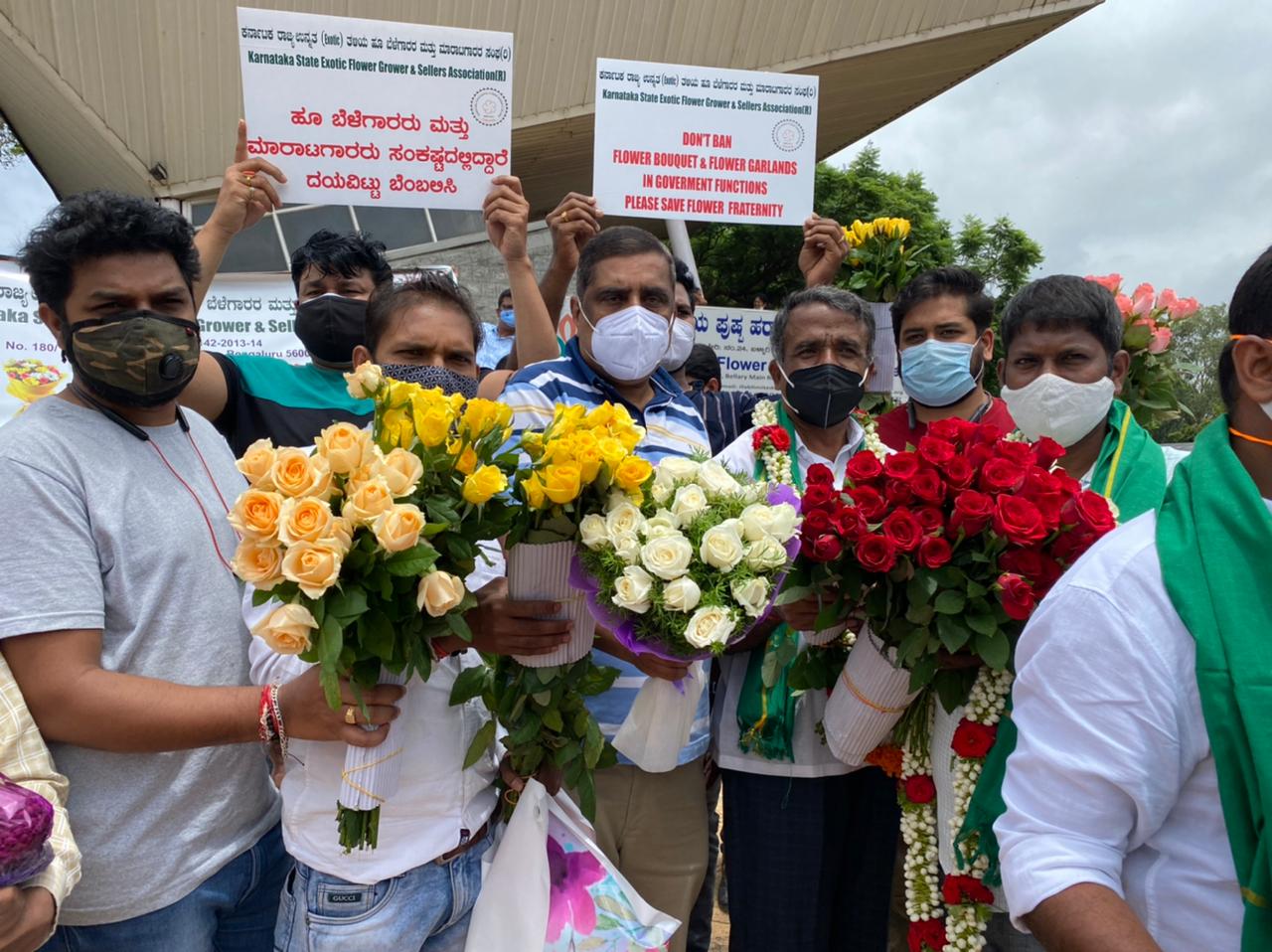 Flower growers and vendors protest in Bengaluru