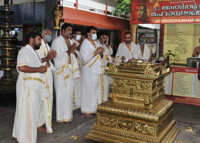 Karnataka Minister Ashwathanarayana visits Guruvayur Sri Krishna Temple