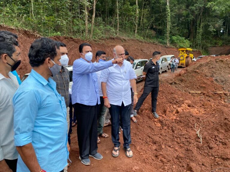 ಸರ್ವಋತು ರಸ್ತೆ ನಿರ್ಮಾಣಕ್ಕೆ ಯತ್ನ: ಹೆಚ್ಚಿನ ಅನುದಾನಕ್ಕಾಗಿ ಅಧಿಕಾರಿಗಳೊಂದಿಗೆ ಚರ್ಚೆ; ಸಚಿವ ಸಿ.ಸಿ ಪಾಟೀಲ 3 Karnataka PWD Minister CC Patil assures for grants for developments of roads