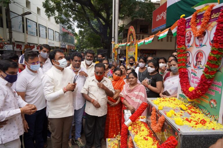 ಸಂಗೊಳ್ಳಿ ರಾಯಣ್ಣ ಸ್ವಾತಂತ್ರ್ಯ ಸಂಗ್ರಾಮದ ಬೆಂಕಿ ಚೆಂಡು ಎಂದು ಬಣ್ಣಿಸಿದ ಸಚಿವರು 8 Sangolli Rayanna was a fire ball of freedom struggle says Higher Education Minister