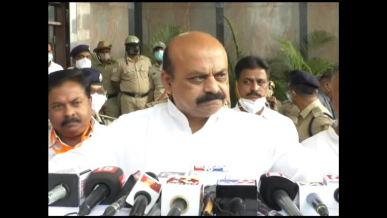 ರಾಜ್ಯೋತ್ಸವ ಮೆರವಣಿಗೆ ಬಗ್ಗೆ ತಜ್ಞರ ಸಮಿತಿಯೊಂದಿಗೆ ಚರ್ಚಿಸಿ ತೀರ್ಮಾನ: ಸಿ.ಎಂ 5 Belagavi: Decision on Rajyotsava procession after consulting TAC panel