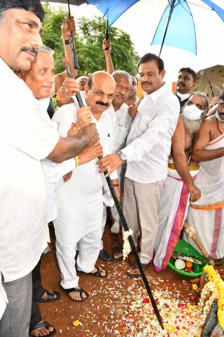 ಮಲ್ಲತ್ತಹಳ್ಳಿ ಕೆರೆ ಅಭಿವೃದ್ಧಿಗೆ ಶಂಕುಸ್ಥಾಪನೆ 10 Karnataka CM Laid foundation for development of Mallathahalli Lake