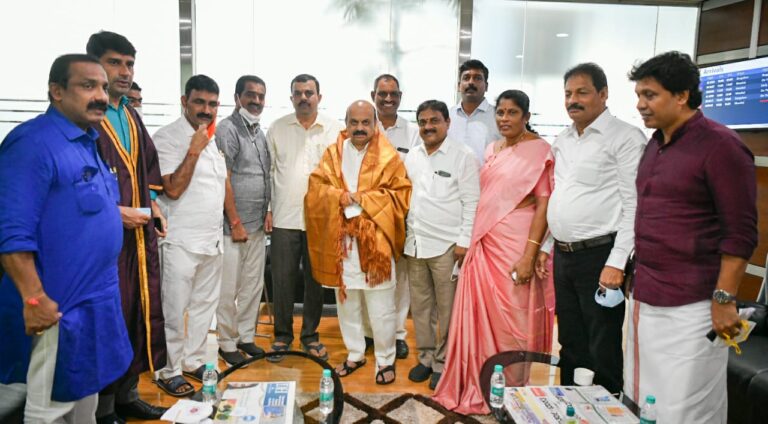 ಮಂಗಳೂರಿಗೆ ಆಗಮಿಸಿದ ಮುಖ್ಯಮಂತ್ರಿಗಳು 10 Karnataka Chief Minister arrived in Mangalore