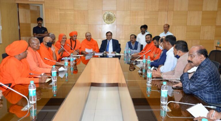 Karnataka Government should not yield to pressure from panchamasali CS Dwarkanath