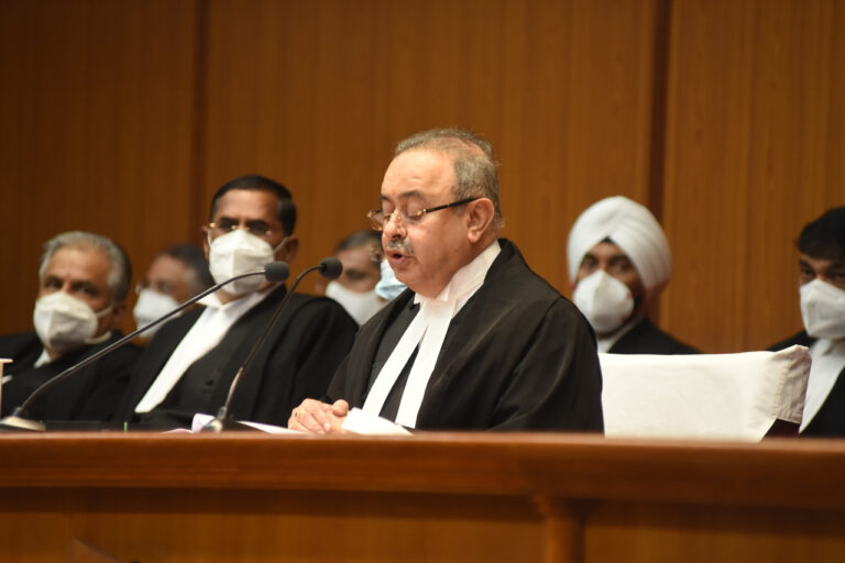 ಕರ್ನಾಟಕ ಉಚ್ಛ ನ್ಯಾಯಾಲಯದ ಮುಖ್ಯ ನ್ಯಾಯಮೂರ್ತಿ ರಿತು ರಾಜ್ ಅವಸ್ಥಿ ಅವರಿಗೆ ಆತ್ಮೀಯ ಸ್ವಾಗತ 1 Karnataka High Court Chief Justice Ritu Raj Awasthi given warm welcome