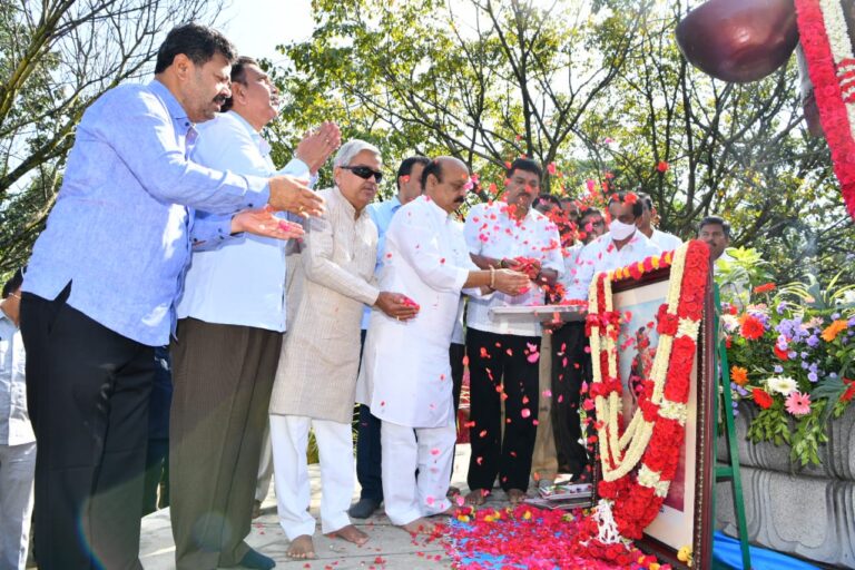Live the Principles of Kanaka das: Karnataka CM