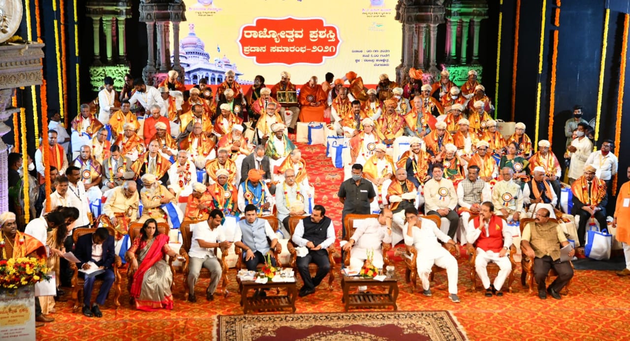 Rajyotsava awards increased to Rs 5 lakh Karnataka CM1