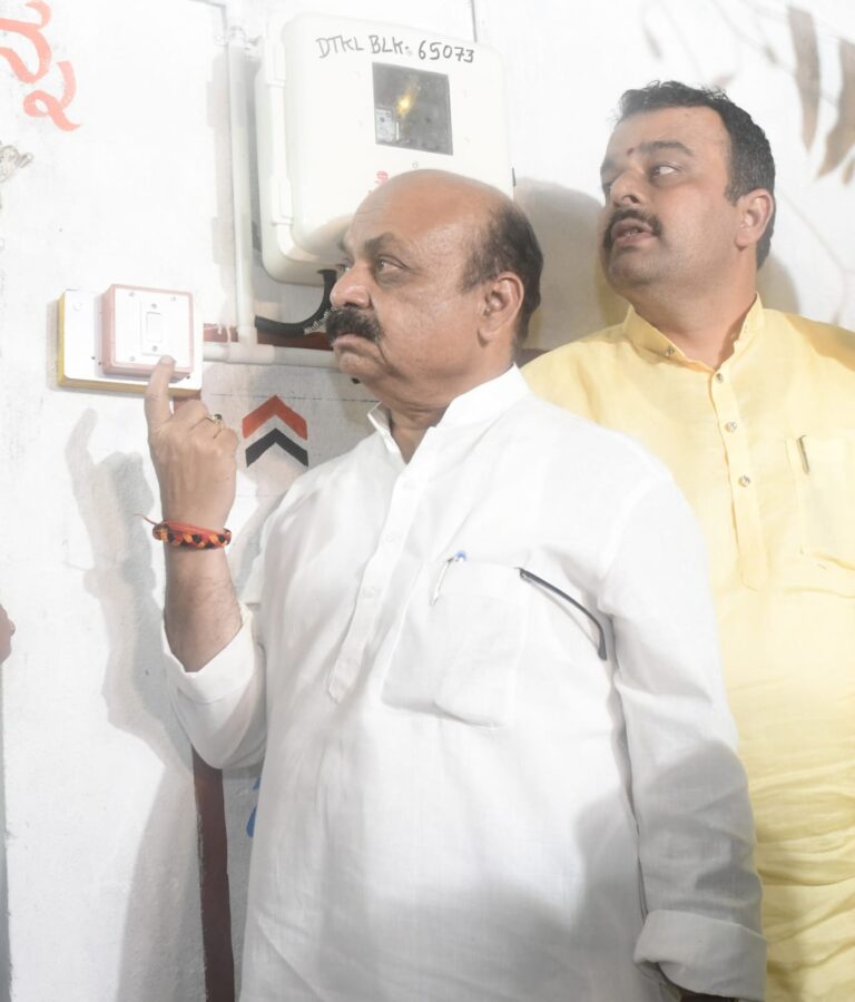 ಗ್ರಾಮೀಣ ಮನೆಗಳನ್ನು ಬೆಳಗಿಸಿದ ‘ಬೆಳಕು’ ಯೋಜನೆ : ಸಿಎಂ 8 'Belaku', lighting up rural homes: CM Bommai