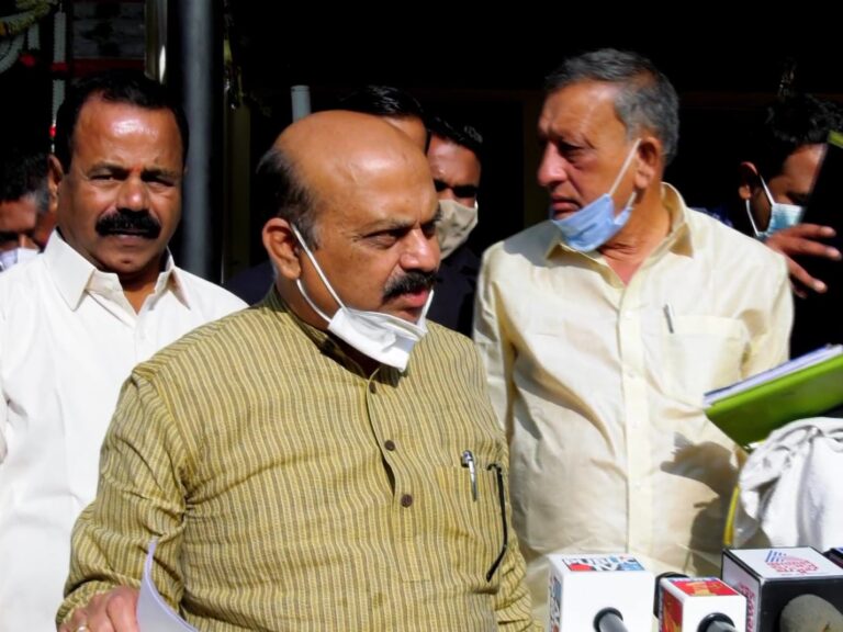 ದೇಶಭಕ್ತರನ್ನು ಗೌರವಿಸಿ- ವದಂತಿಗಳನ್ನು ಹರಡದಿರಲು ಸಿಎಂ ಮನವಿ 3 Respect the patriots, do not heed to rumours: CM Bommai appeals