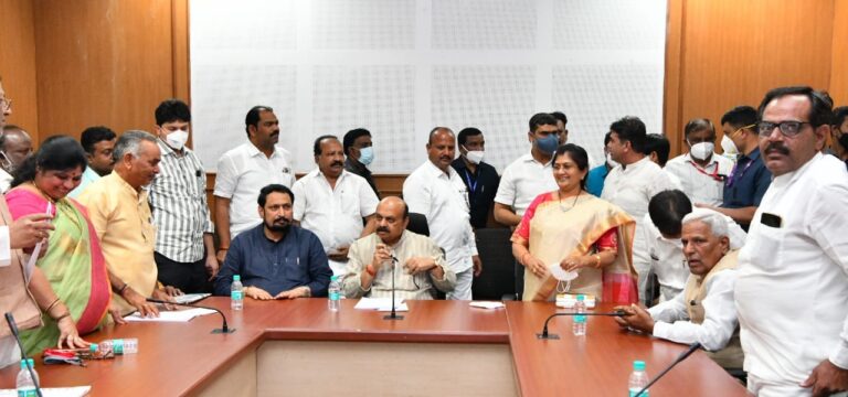 ಕಿತ್ತೂರು ಅರಮನೆ ಪ್ರತಿರೂಪ ನಿರ್ಮಾಣ: ಡಿಪಿಆರ್ ಸಲ್ಲಿಸಲು ಮುಖ್ಯಮಂತ್ರಿ ಸೂಚನೆ 5 Construction of replica of Kittur Palace: CM instructs to Prepare DPR