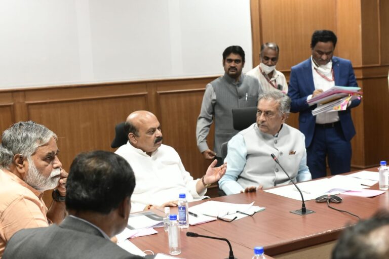 Steps to Include Private Schools under Payroll, considering the financial situation of Karnataka