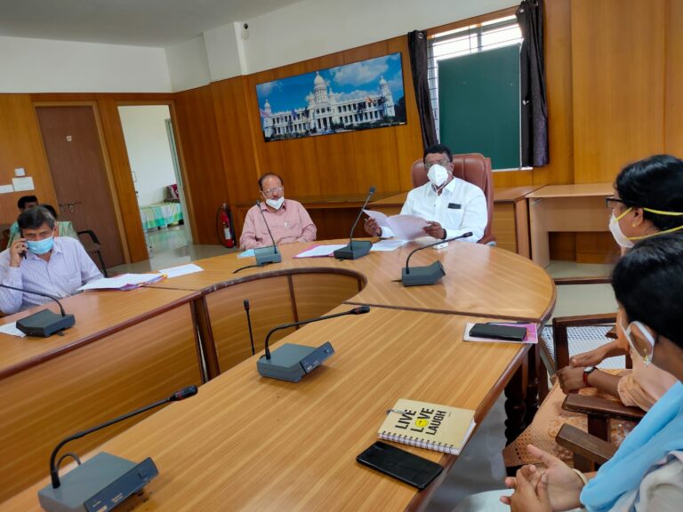 ಕೋವಿಡ್ ನಿಯಮಗಳ ಪಾಲನೆಯೊಂದಿಗೆ ಸರಳ ಗಣರಾಜ್ಯೋತ್ಸವ ಆಚರಣೆ: ಜಿಲ್ಲಾಧಿಕಾರಿ ಕೆ.ಶ್ರೀನಿವಾಸ್ 5 Bengaluru Rural district collector directs simple republic celebration amid covid scare