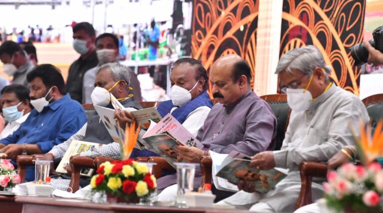 ಸವಾಲುಗಳ ನಡುವೆಯೂ ಅಭಿವೃದ್ಧಿ ಕಾರ್ಯ : ಮುಖ್ಯಮಂತ್ರಿ ಬಸವರಾಜ ಬೊಮ್ಮಾಯಿ 3 Karnataka Chief Minister Basavaraj Bommai led government completes six month - Watch Live