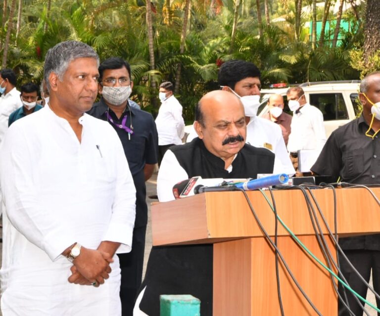 Karnataka Chief Minister turns down BJP MLA's leaving party to Join Congress
