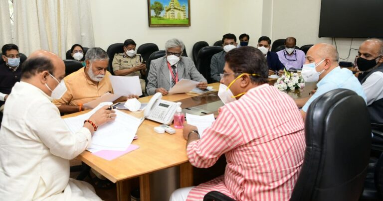 ಕರ್ನಾಟಕದಲ್ಲಿ ನೈಟ್ ಕರ್ಫ್ಯೂ ಹಿಂತೆಕ್ಕೆ, ಸೋಮವಾರದಿಂದ ಶಾಲೆಗಳನ್ನು ಪುನರಾರಂಭಿಸಲು ನಿರ್ಧರ 10 Karnataka decides to reopen schools from Monday January 31, lifts Night curfew