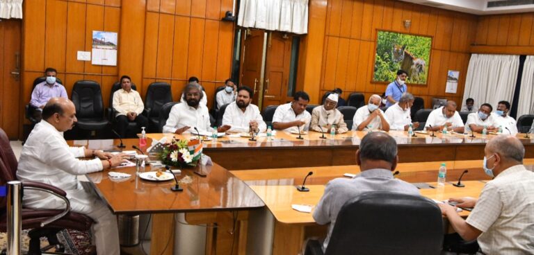 371 J & Roster Police Sub Inspectors Recruitment: Karnataka CM assures Ishwar Khandre-led delegation