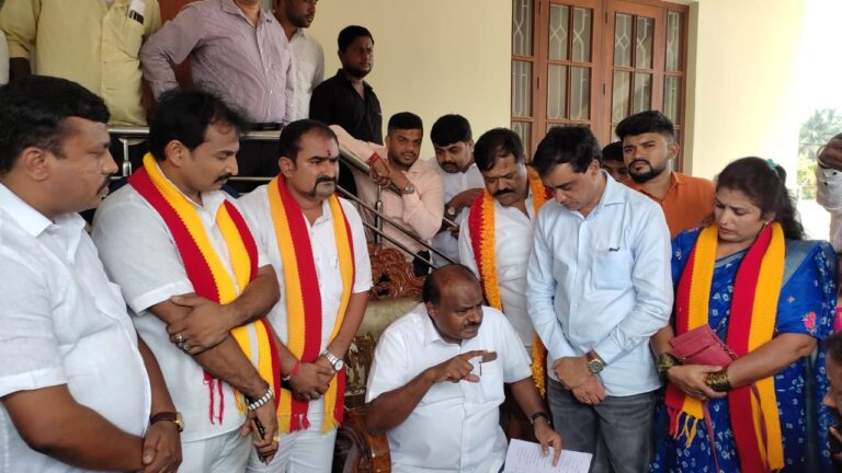 JDS Leader HD Kumaraswamy convenes meeting of Kannada organizations next week